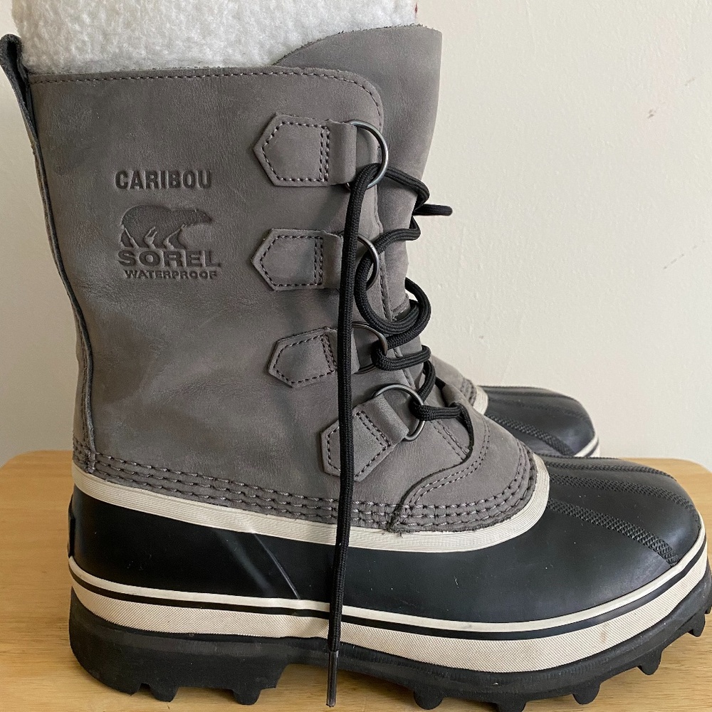Women's Sorel Caribou Boots        (size 7.5)